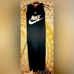 NWT Nike dress size small. Perfect time for summer!